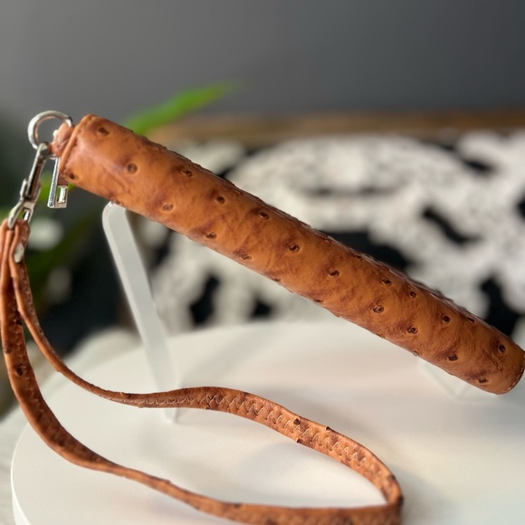 Wristlet - Picture 8 of 16